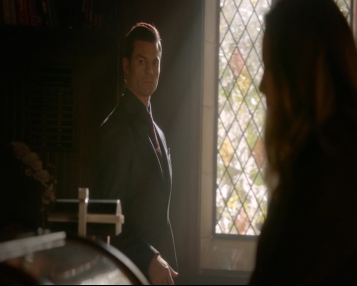 vampirediariesworld-dot-nl_TheOriginals5x12TheTaleOfTwoWolves00254.jpg