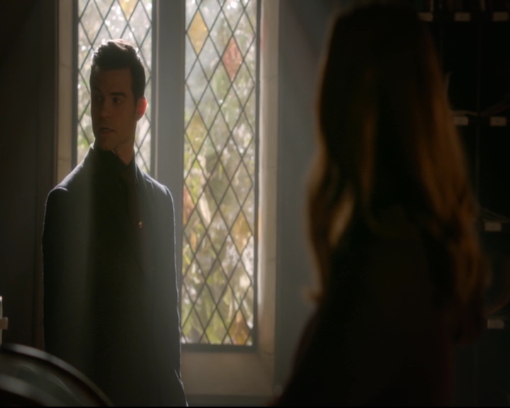 vampirediariesworld-dot-nl_TheOriginals5x12TheTaleOfTwoWolves00260.jpg