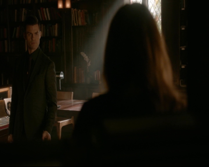 vampirediariesworld-dot-nl_TheOriginals5x12TheTaleOfTwoWolves00284.jpg