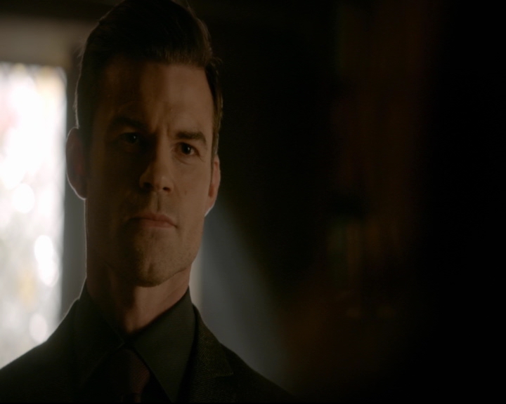 vampirediariesworld-dot-nl_TheOriginals5x12TheTaleOfTwoWolves00290.jpg