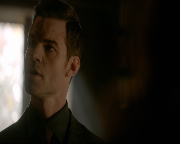 vampirediariesworld-dot-nl_TheOriginals5x12TheTaleOfTwoWolves00291.jpg