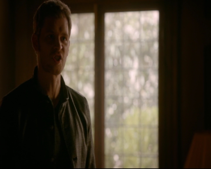 vampirediariesworld-dot-nl_TheOriginals5x12TheTaleOfTwoWolves00306.jpg