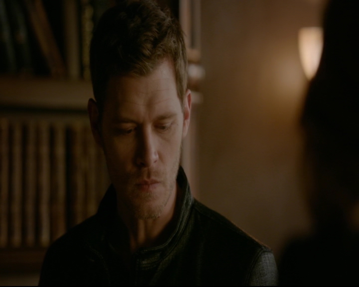 vampirediariesworld-dot-nl_TheOriginals5x12TheTaleOfTwoWolves00320.jpg