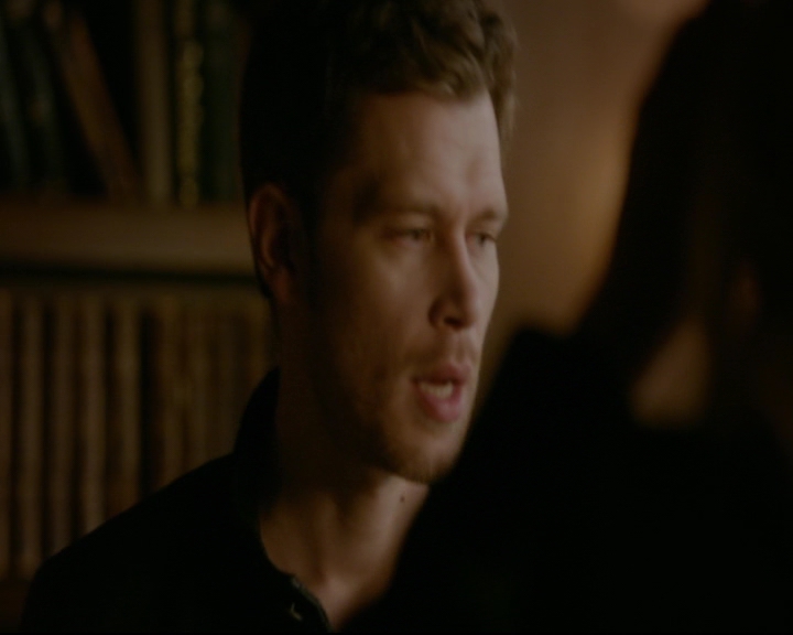 vampirediariesworld-dot-nl_TheOriginals5x12TheTaleOfTwoWolves00336.jpg