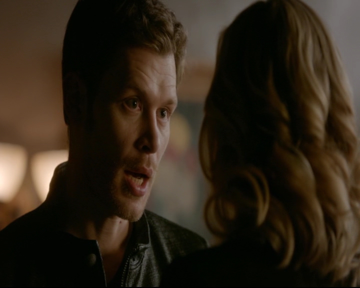 vampirediariesworld-dot-nl_TheOriginals5x12TheTaleOfTwoWolves00347.jpg