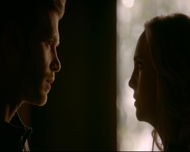 vampirediariesworld-dot-nl_TheOriginals5x12TheTaleOfTwoWolves00354.jpg