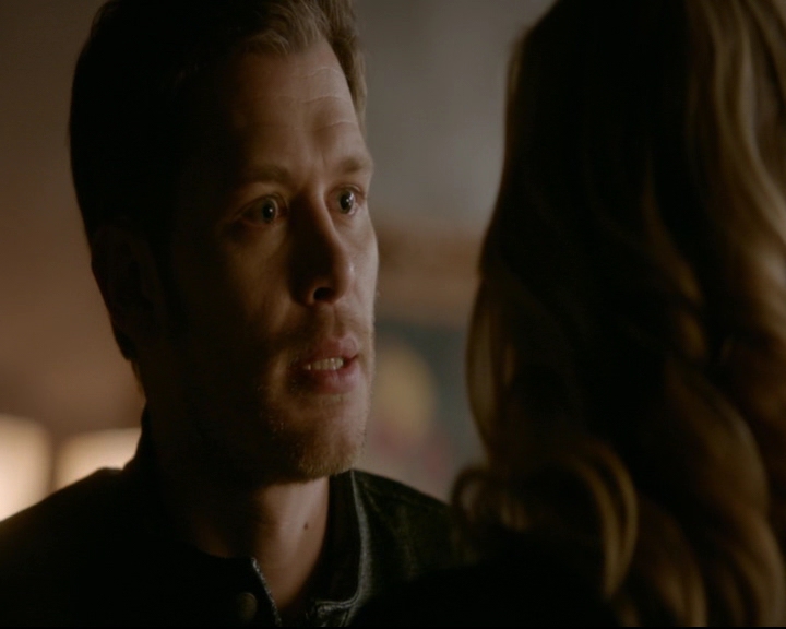 vampirediariesworld-dot-nl_TheOriginals5x12TheTaleOfTwoWolves00372.jpg