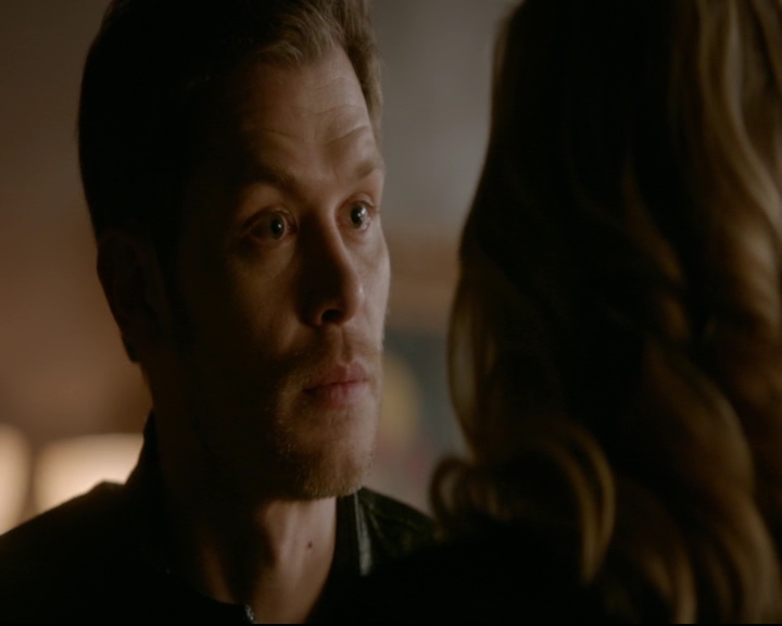 vampirediariesworld-dot-nl_TheOriginals5x12TheTaleOfTwoWolves00374.jpg