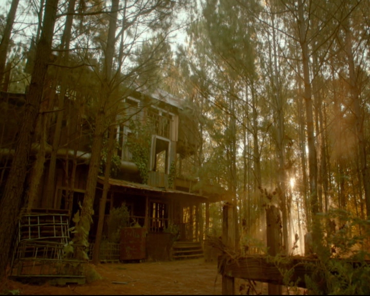 vampirediariesworld-dot-nl_TheOriginals5x12TheTaleOfTwoWolves00586.jpg