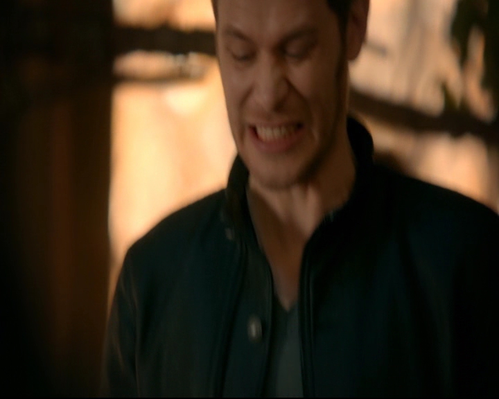 vampirediariesworld-dot-nl_TheOriginals5x12TheTaleOfTwoWolves00641.jpg