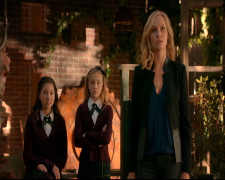 vampirediariesworld-dot-nl_TheOriginals5x12TheTaleOfTwoWolves00644.jpg