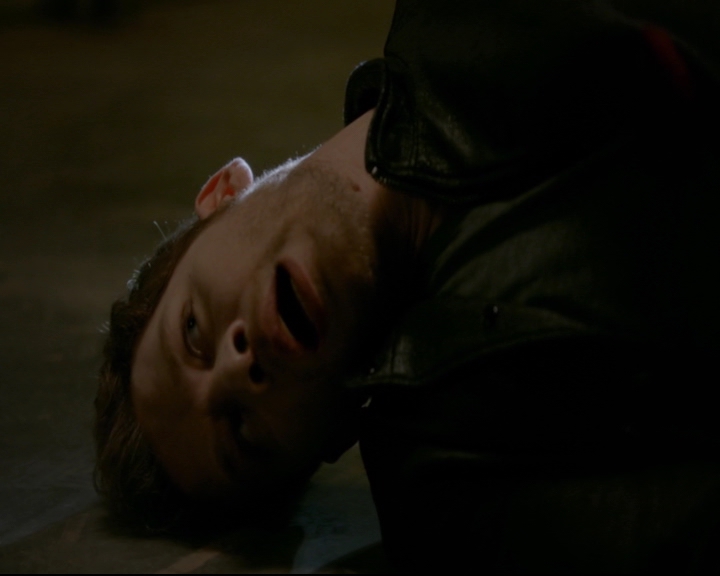 vampirediariesworld-dot-nl_TheOriginals5x12TheTaleOfTwoWolves00768.jpg