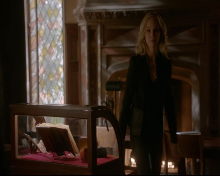 vampirediariesworld-dot-nl_TheOriginals5x12TheTaleOfTwoWolves00992.jpg