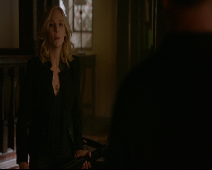 vampirediariesworld-dot-nl_TheOriginals5x12TheTaleOfTwoWolves01006.jpg