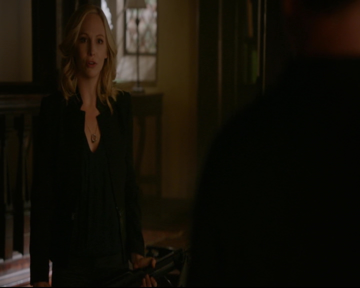 vampirediariesworld-dot-nl_TheOriginals5x12TheTaleOfTwoWolves01008.jpg