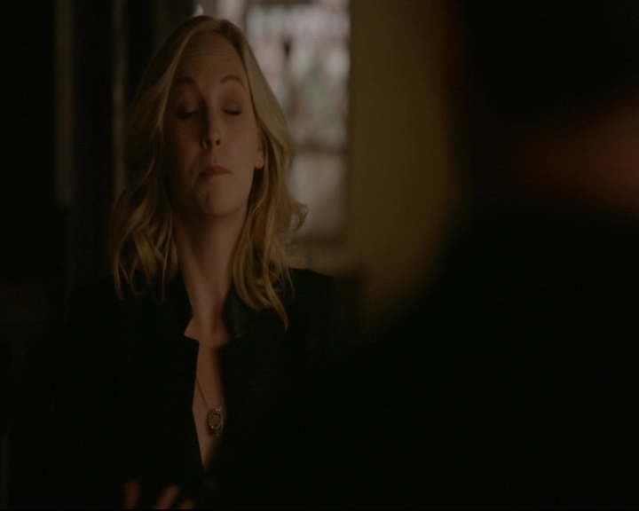 vampirediariesworld-dot-nl_TheOriginals5x12TheTaleOfTwoWolves01053.jpg