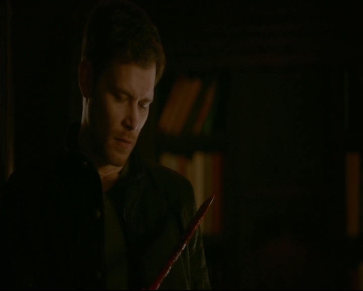 vampirediariesworld-dot-nl_TheOriginals5x12TheTaleOfTwoWolves01090.jpg