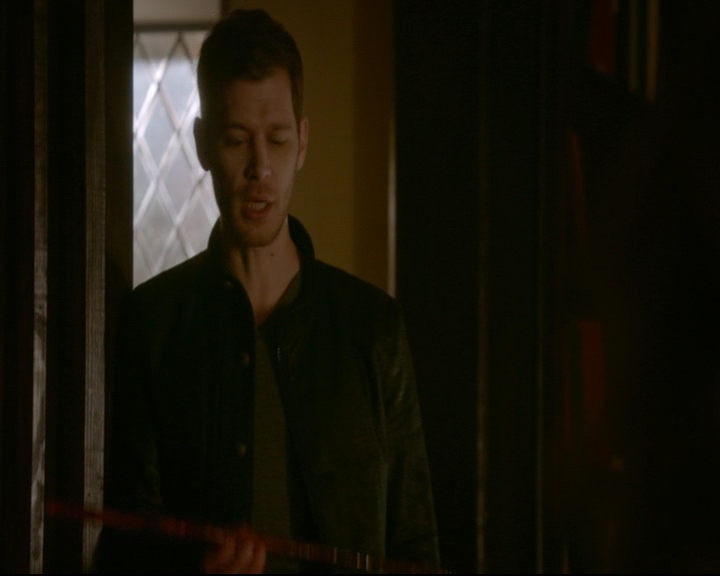 vampirediariesworld-dot-nl_TheOriginals5x12TheTaleOfTwoWolves01096.jpg