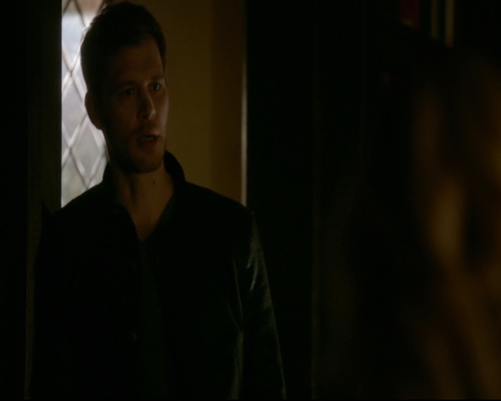 vampirediariesworld-dot-nl_TheOriginals5x12TheTaleOfTwoWolves01104.jpg