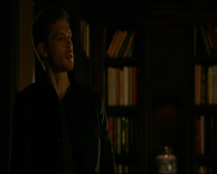 vampirediariesworld-dot-nl_TheOriginals5x12TheTaleOfTwoWolves01108.jpg