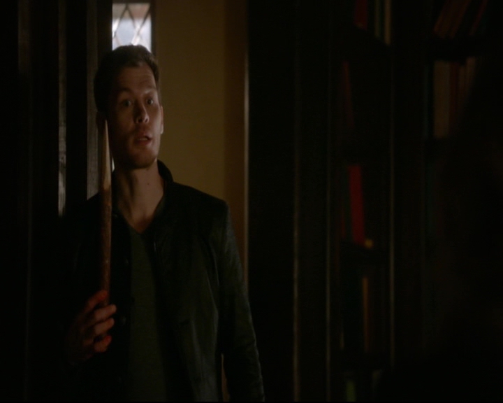 vampirediariesworld-dot-nl_TheOriginals5x12TheTaleOfTwoWolves01116.jpg