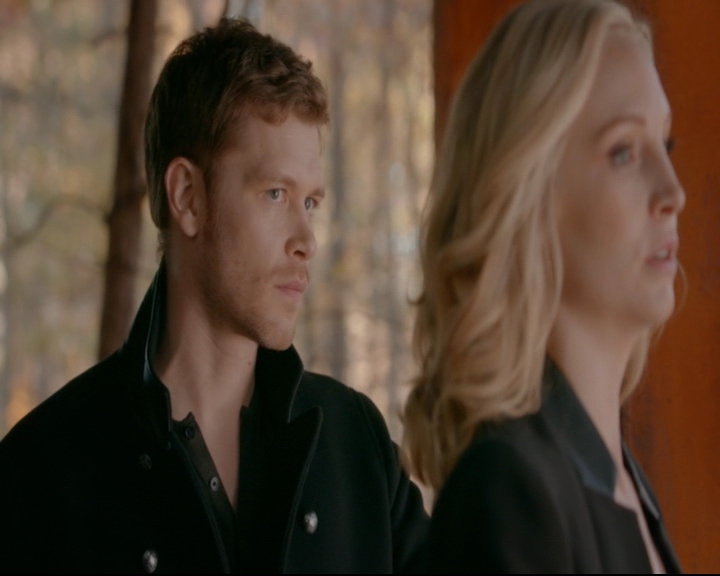 vampirediariesworld-dot-nl_TheOriginals5x12TheTaleOfTwoWolves01146.jpg