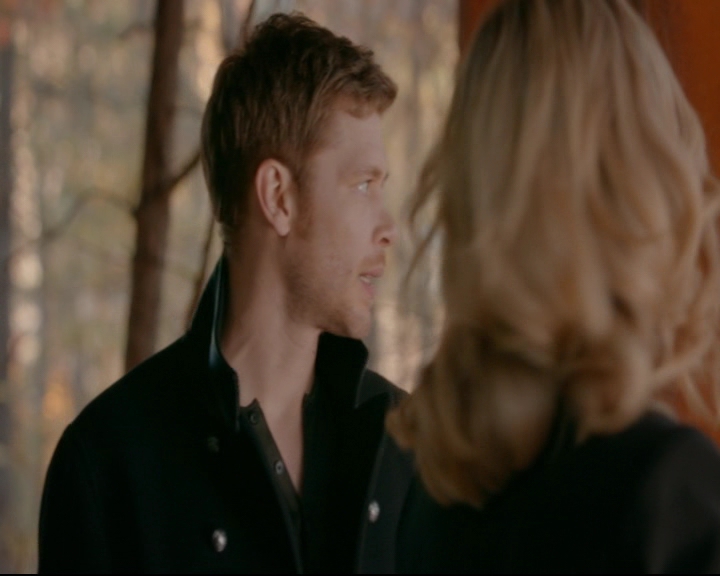 vampirediariesworld-dot-nl_TheOriginals5x12TheTaleOfTwoWolves01148.jpg