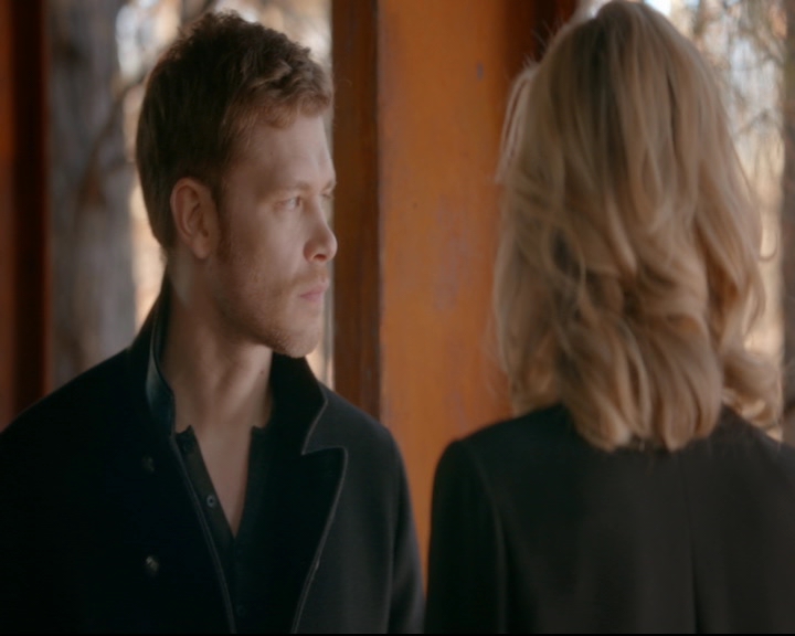 vampirediariesworld-dot-nl_TheOriginals5x12TheTaleOfTwoWolves01169.jpg