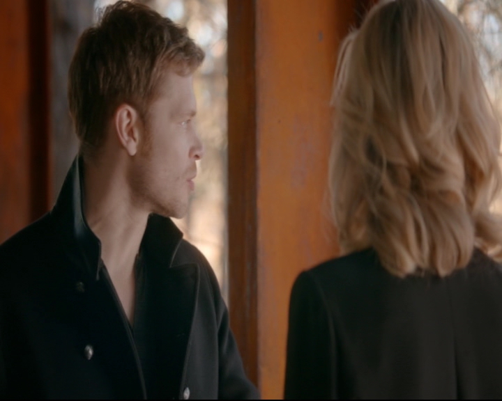 vampirediariesworld-dot-nl_TheOriginals5x12TheTaleOfTwoWolves01171.jpg