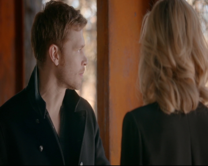 vampirediariesworld-dot-nl_TheOriginals5x12TheTaleOfTwoWolves01172.jpg