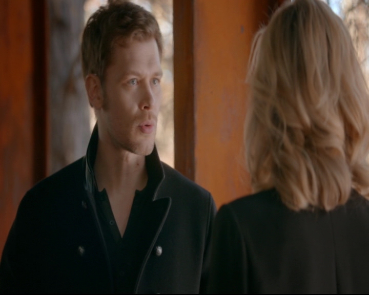 vampirediariesworld-dot-nl_TheOriginals5x12TheTaleOfTwoWolves01178.jpg