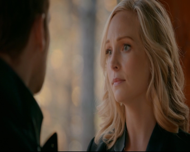 vampirediariesworld-dot-nl_TheOriginals5x12TheTaleOfTwoWolves01205.jpg