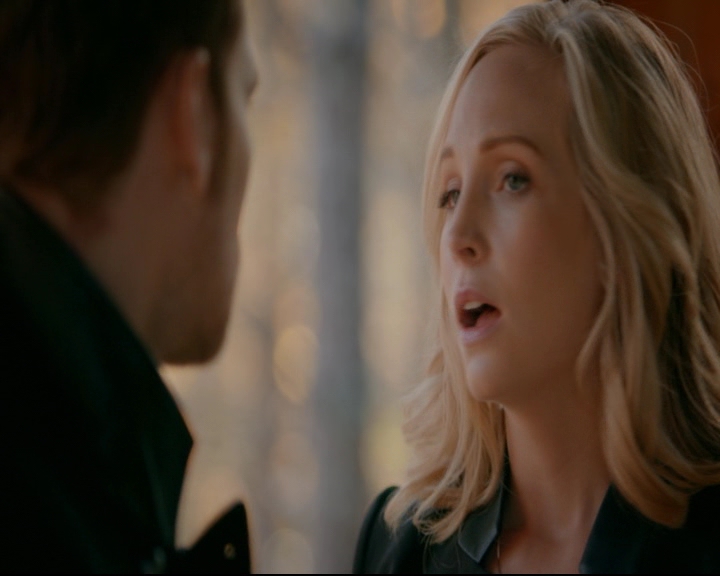 vampirediariesworld-dot-nl_TheOriginals5x12TheTaleOfTwoWolves01209.jpg