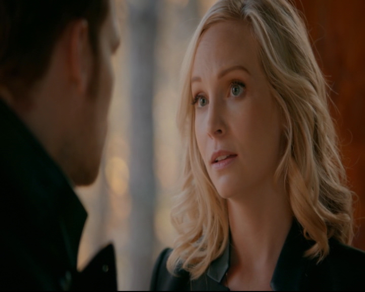 vampirediariesworld-dot-nl_TheOriginals5x12TheTaleOfTwoWolves01227.jpg