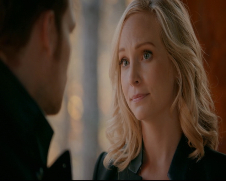 vampirediariesworld-dot-nl_TheOriginals5x12TheTaleOfTwoWolves01228.jpg