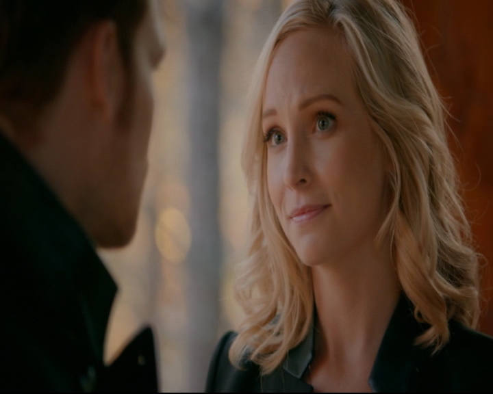 vampirediariesworld-dot-nl_TheOriginals5x12TheTaleOfTwoWolves01229.jpg