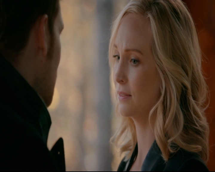 vampirediariesworld-dot-nl_TheOriginals5x12TheTaleOfTwoWolves01245.jpg