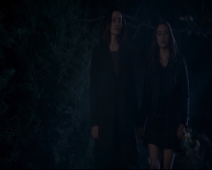 vampirediariesworld-dot-nl_TheOriginals5x12TheTaleOfTwoWolves01474.jpg