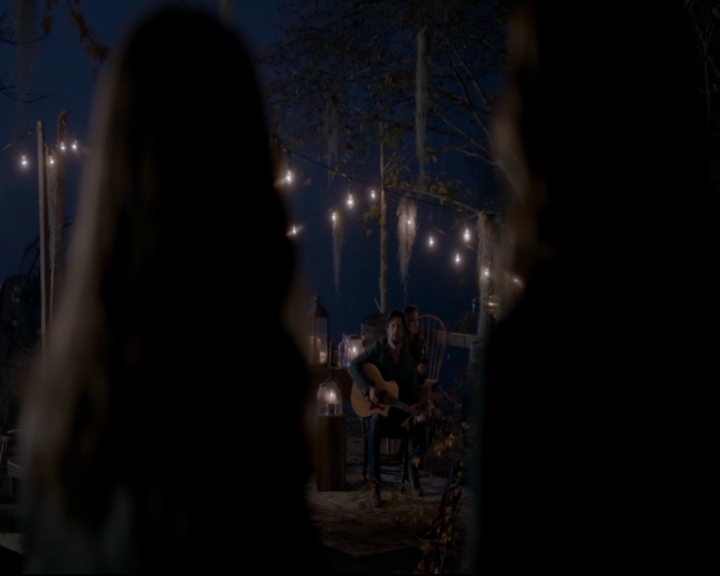 vampirediariesworld-dot-nl_TheOriginals5x12TheTaleOfTwoWolves01488.jpg