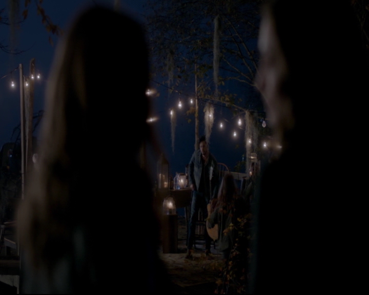 vampirediariesworld-dot-nl_TheOriginals5x12TheTaleOfTwoWolves01501.jpg