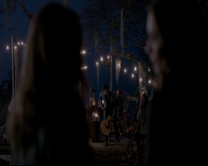 vampirediariesworld-dot-nl_TheOriginals5x12TheTaleOfTwoWolves01502.jpg