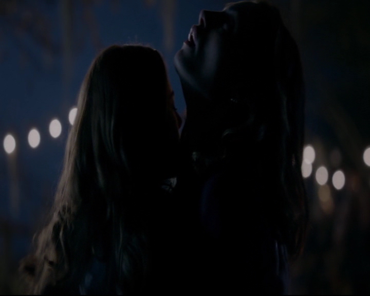 vampirediariesworld-dot-nl_TheOriginals5x12TheTaleOfTwoWolves01567.jpg