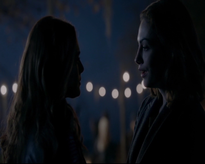 vampirediariesworld-dot-nl_TheOriginals5x12TheTaleOfTwoWolves01570.jpg