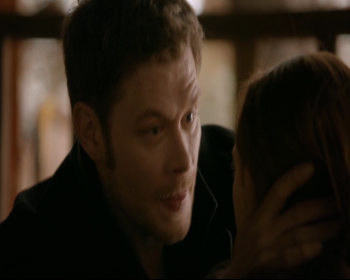 vampirediariesworld-dot-nl_TheOriginals5x12TheTaleOfTwoWolves01598.jpg