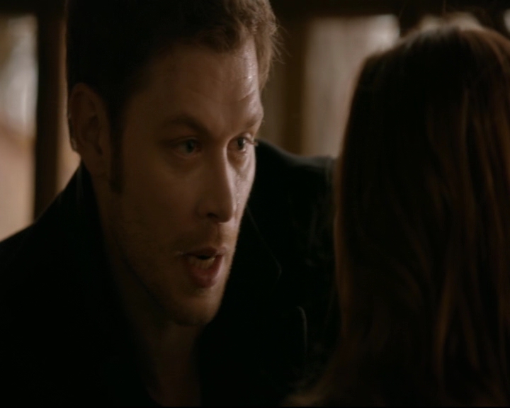 vampirediariesworld-dot-nl_TheOriginals5x12TheTaleOfTwoWolves01601.jpg