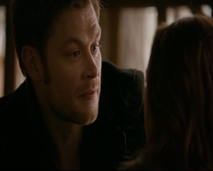 vampirediariesworld-dot-nl_TheOriginals5x12TheTaleOfTwoWolves01602.jpg