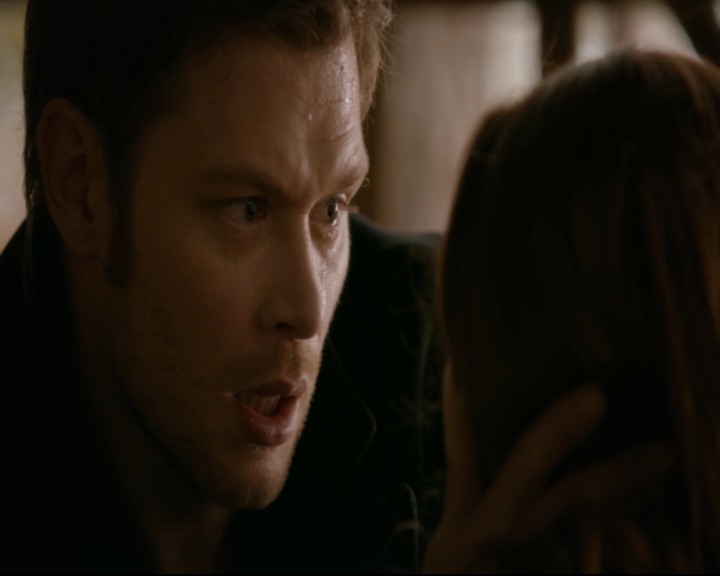 vampirediariesworld-dot-nl_TheOriginals5x12TheTaleOfTwoWolves01609.jpg