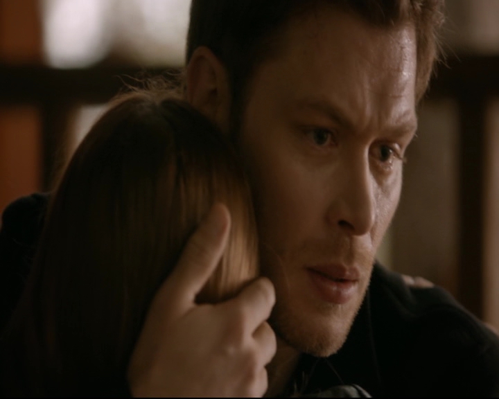 vampirediariesworld-dot-nl_TheOriginals5x12TheTaleOfTwoWolves01611.jpg