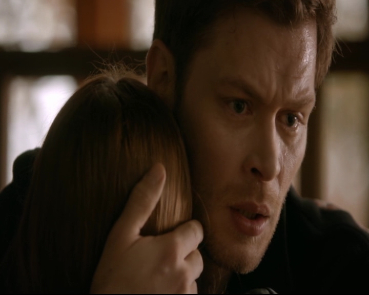 vampirediariesworld-dot-nl_TheOriginals5x12TheTaleOfTwoWolves01612.jpg