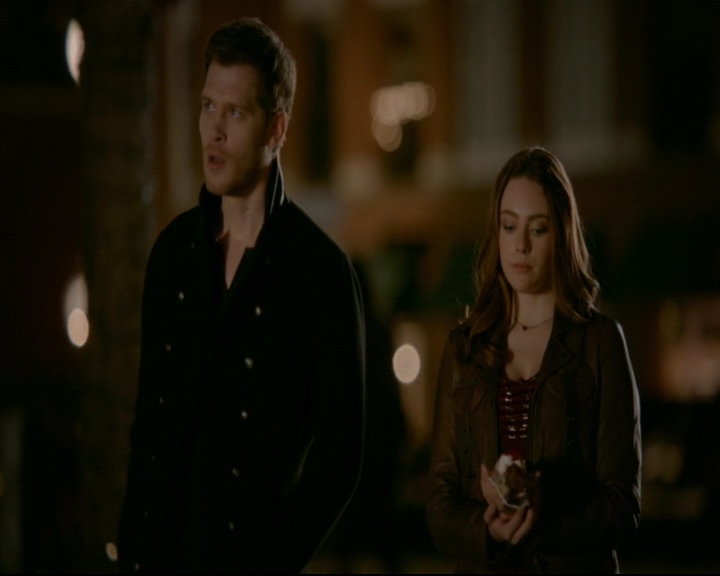 vampirediariesworld-dot-nl_TheOriginals5x12TheTaleOfTwoWolves01636.jpg